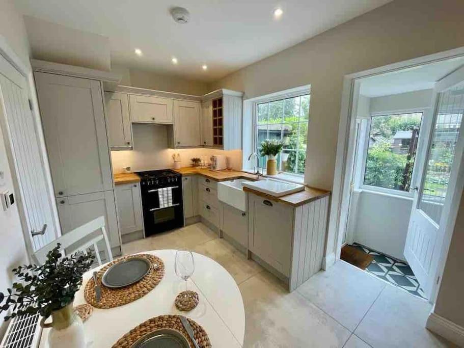 Modern Style House With Log Burner Holiday home Harrogate